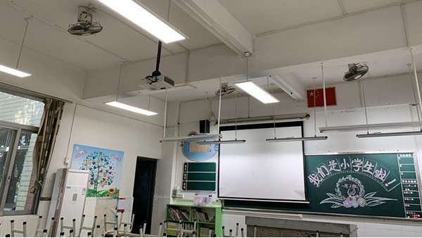 呵护学生的视力健康，教室照明需更换led护眼教室灯具