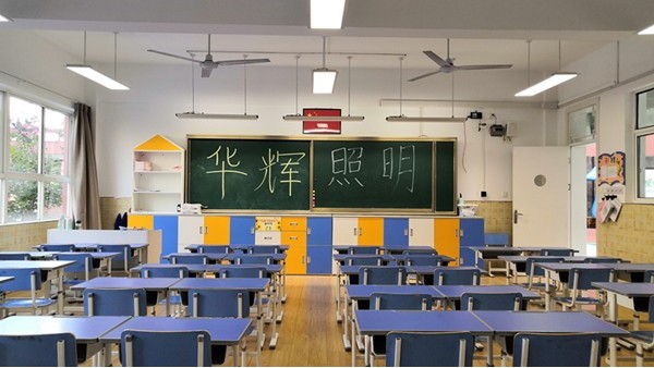 中小学生近视率超五成，教室照明有不可推卸的责任